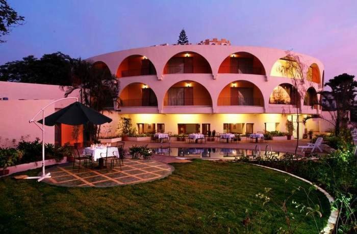 Sahil Sarovar Portico Лонавала Экстерьер фото